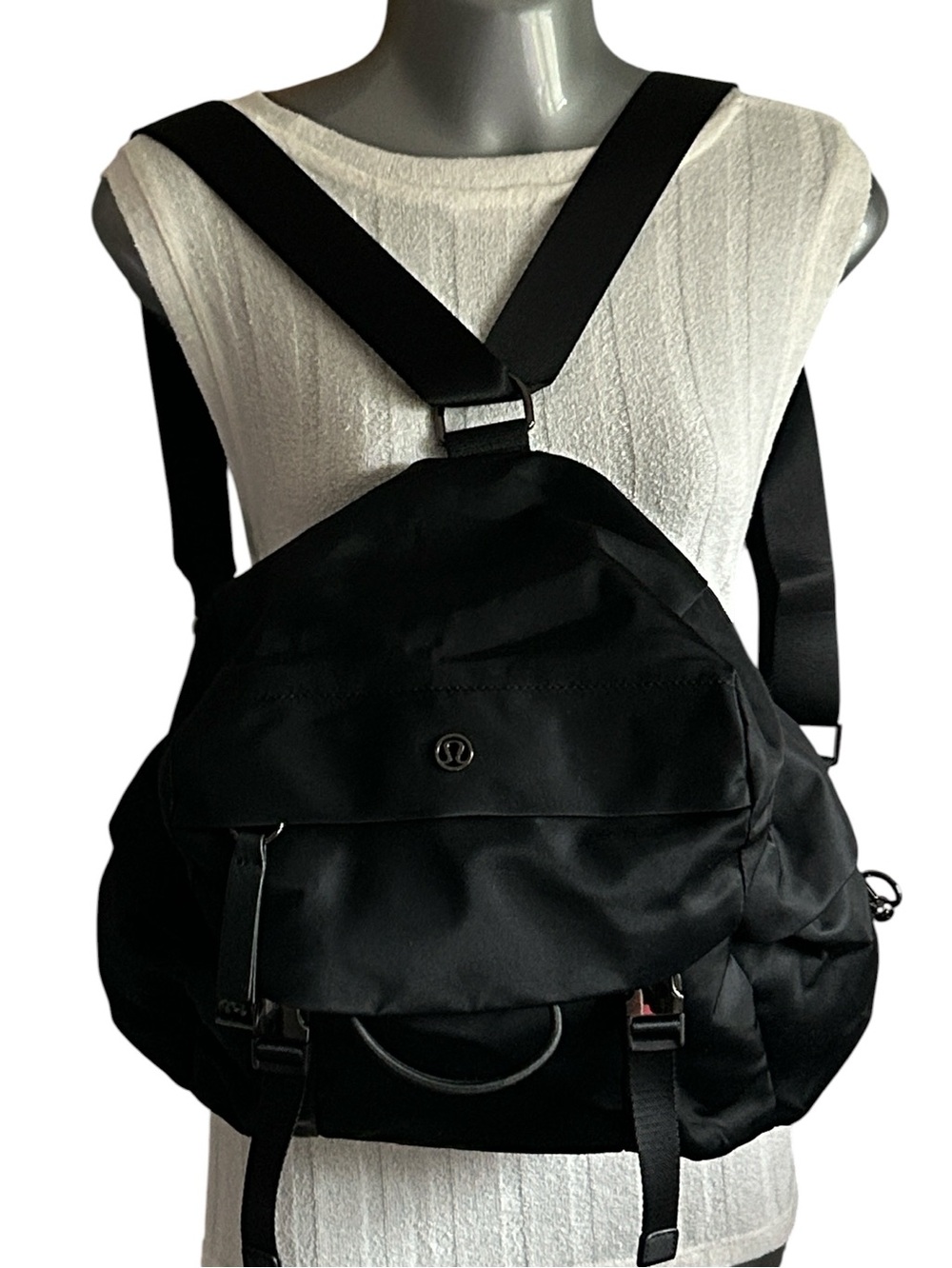 Lululemon Back to Me Bag 8.5L Convertible Backpack Crossbody in Black